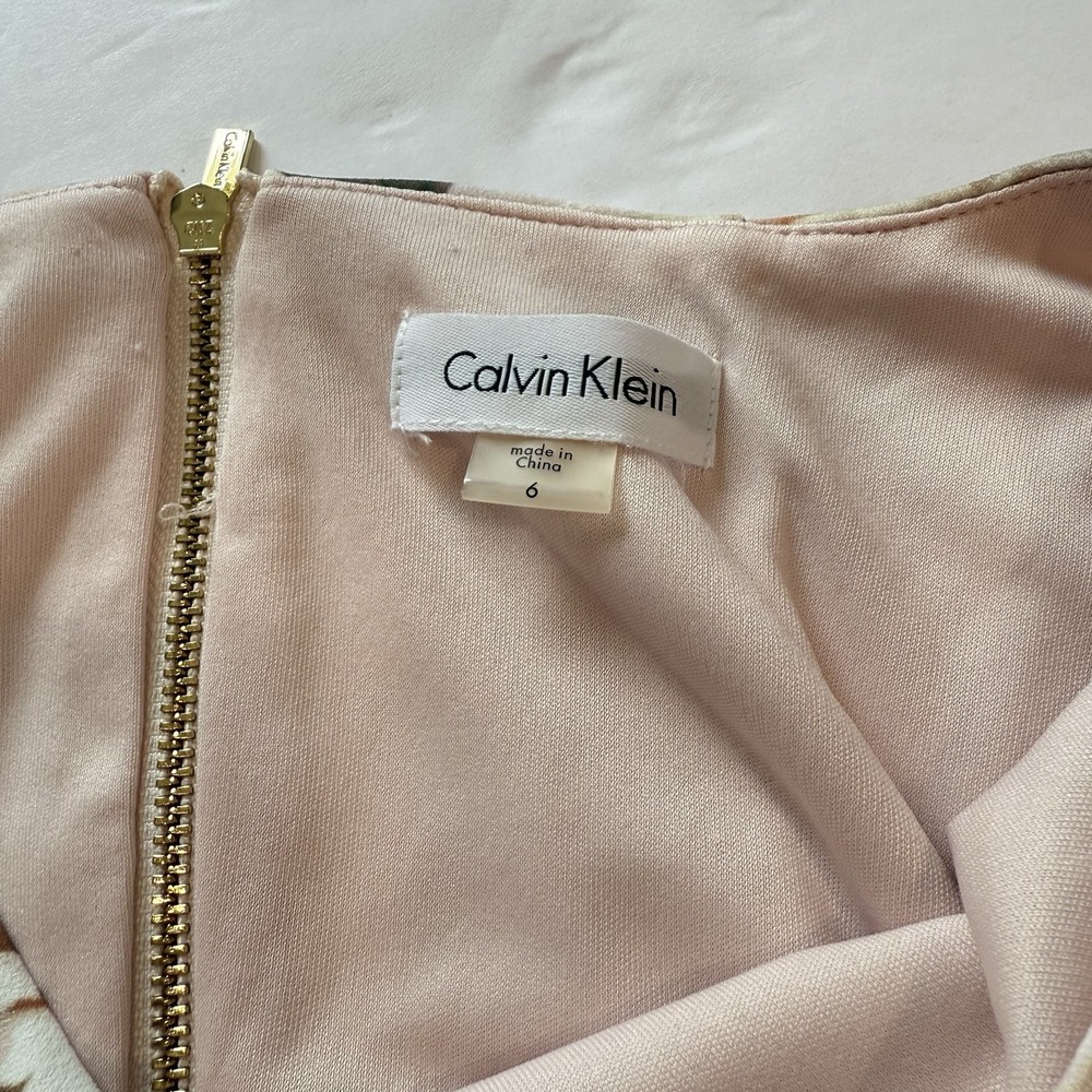 Calvin Klein Pink Floral Bell Sleeve Stretch Crepe Sheath Dress Size 6‎ - Picture 14 of 15